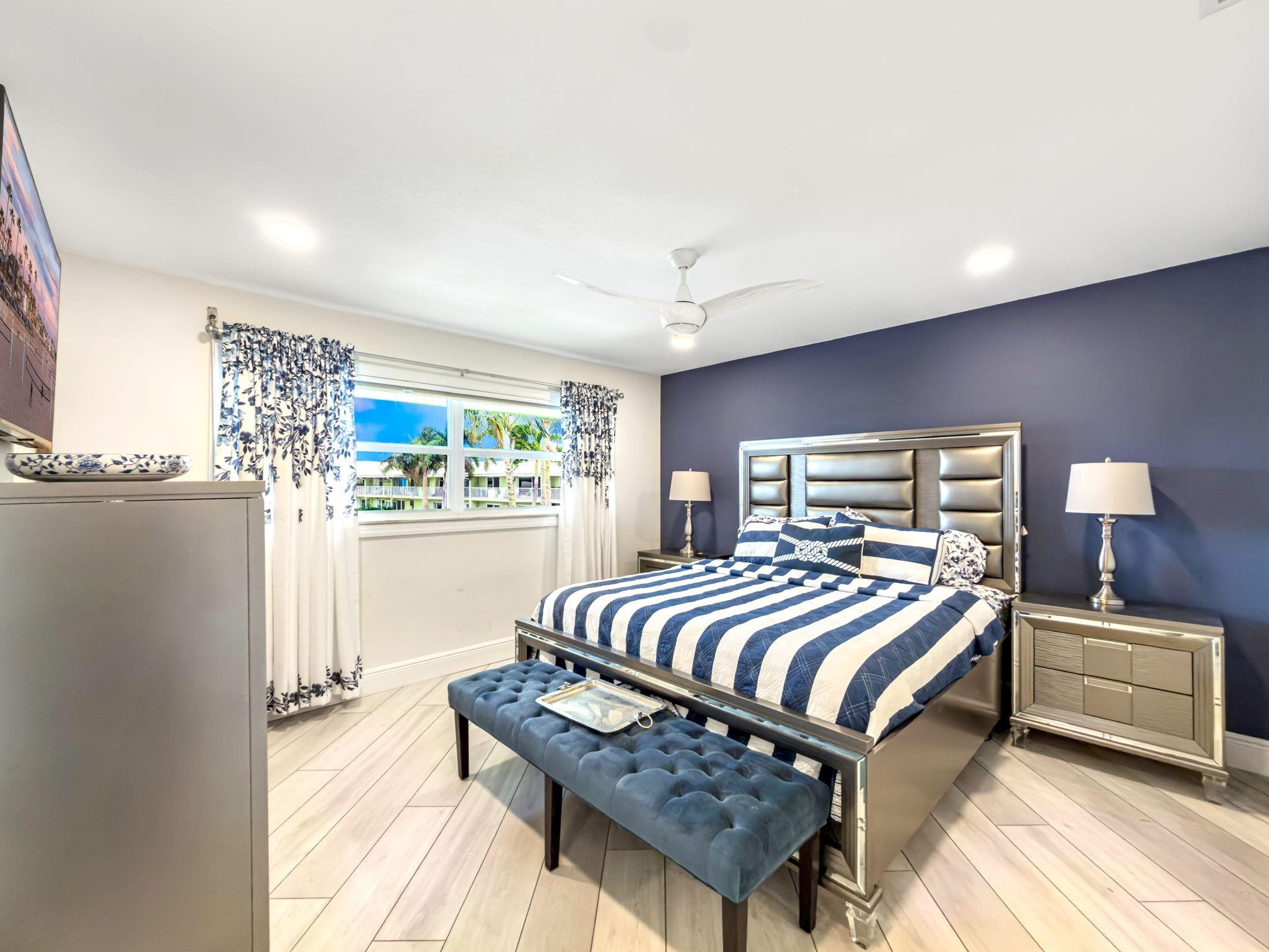 2301 NE 36th Street 202