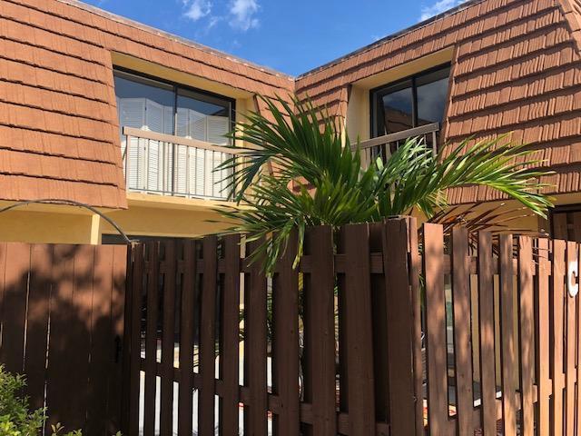 825 Center Street 26c