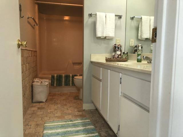 825 Center Street 26c