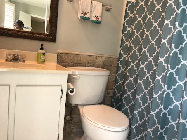 825 Center Street 26c