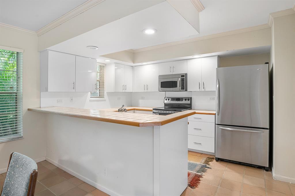 660 Forsyth Street Unit: 7