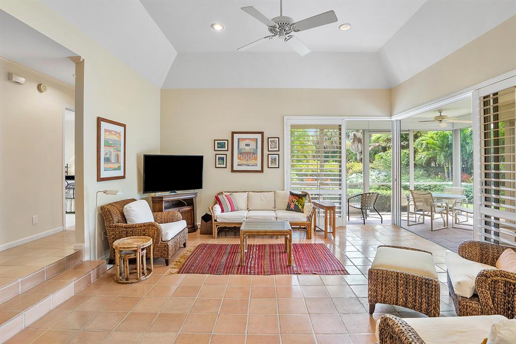 660 Forsyth Street Unit: 7