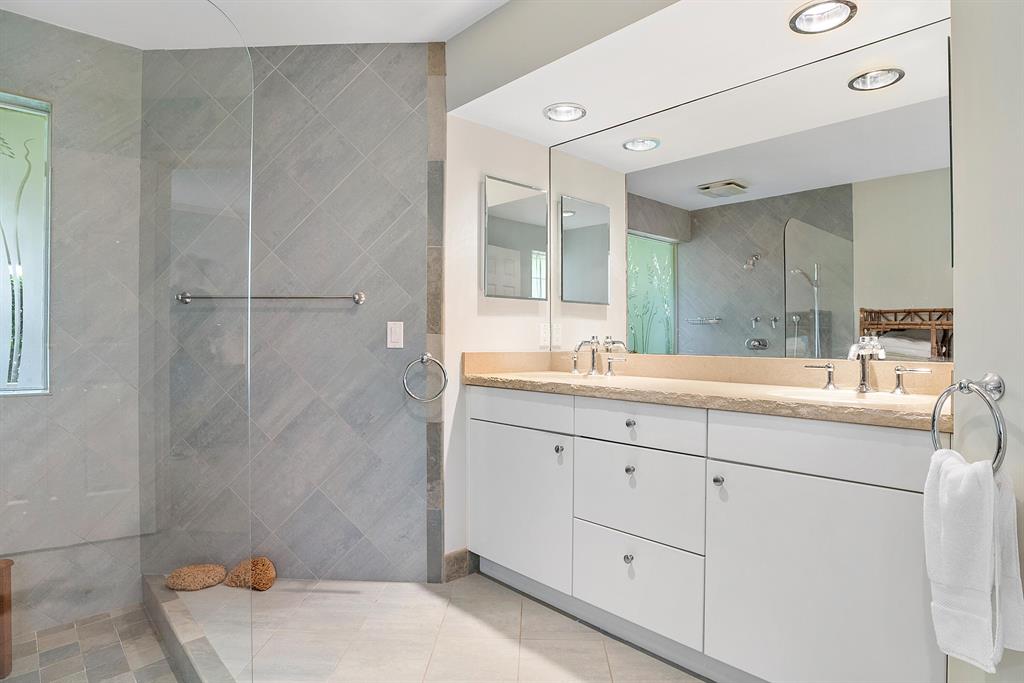 660 Forsyth Street Unit: 7