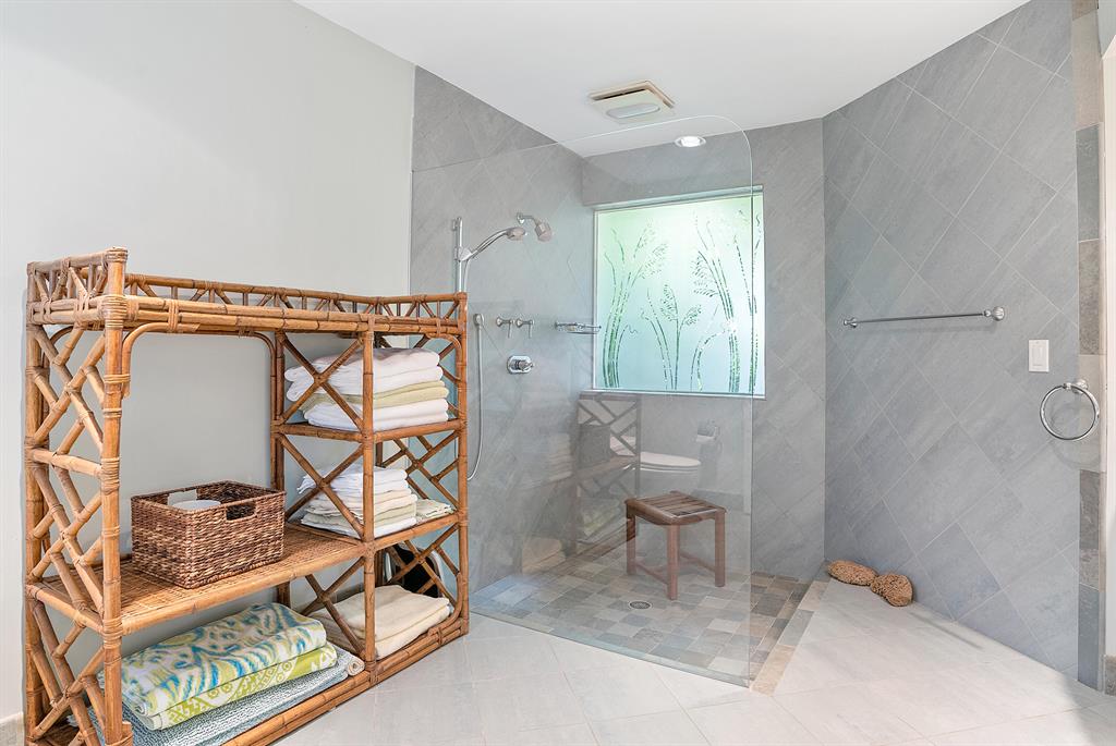 660 Forsyth Street Unit: 7