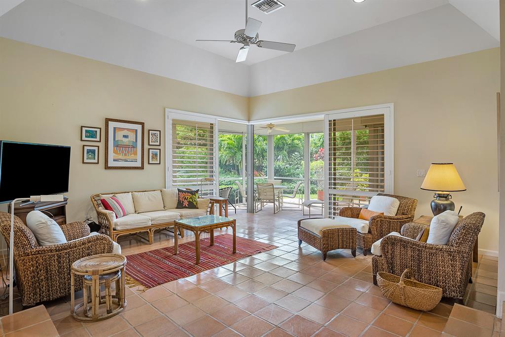 660 Forsyth Street Unit: 7