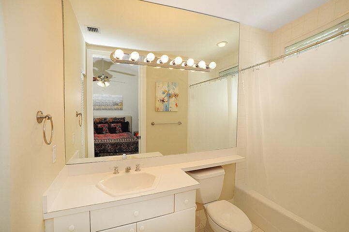 2464 NW 59th Street Unit: 1103