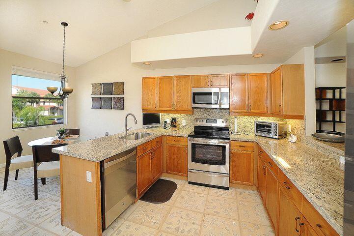 2464 NW 59th Street Unit: 1103