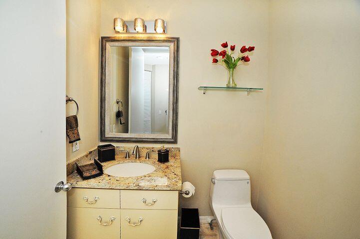 2464 NW 59th Street Unit: 1103