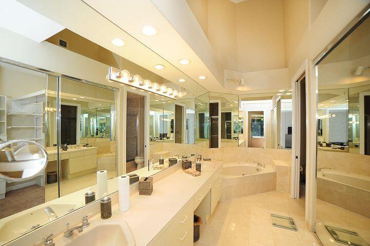 2464 NW 59th Street Unit: 1103