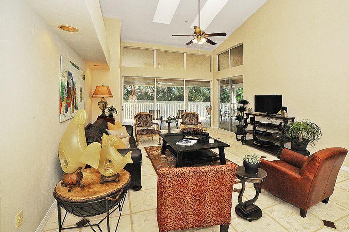 2464 NW 59th Street Unit: 1103