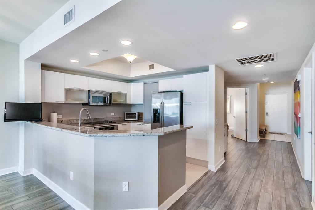 2650 Lake Shore Drive Unit: 2203
