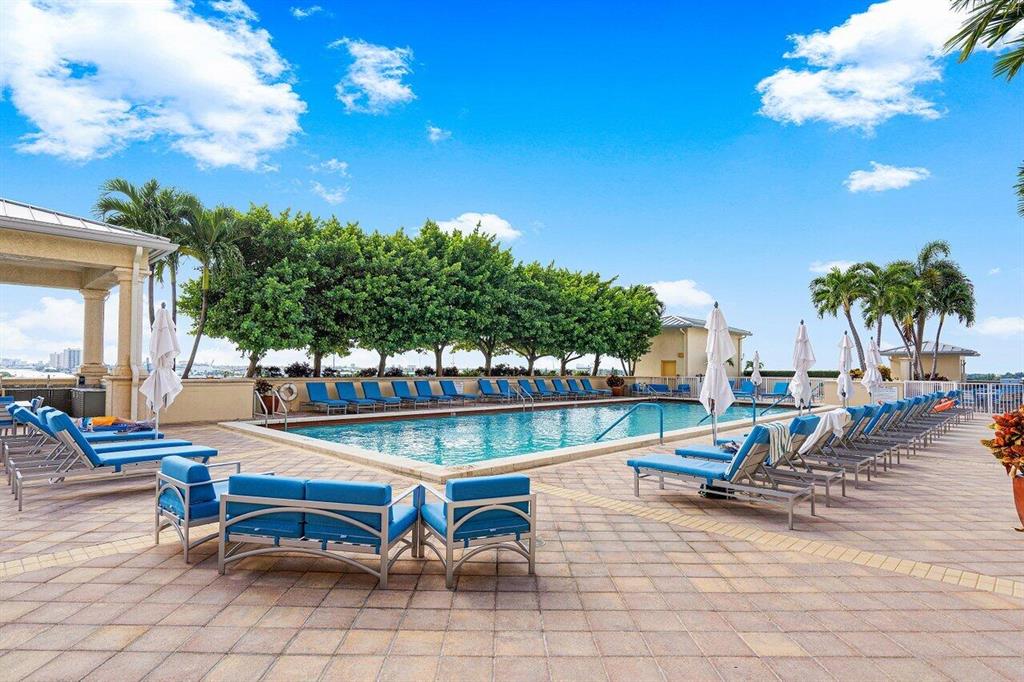 2650 Lake Shore Drive Unit: 2203