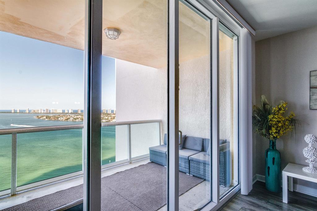 2650 Lake Shore Drive Unit: 2203