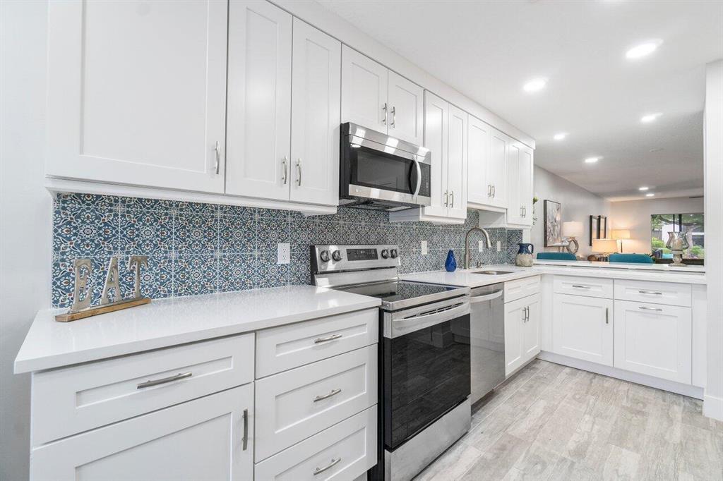 40 Stratford Lane W Unit: 40e