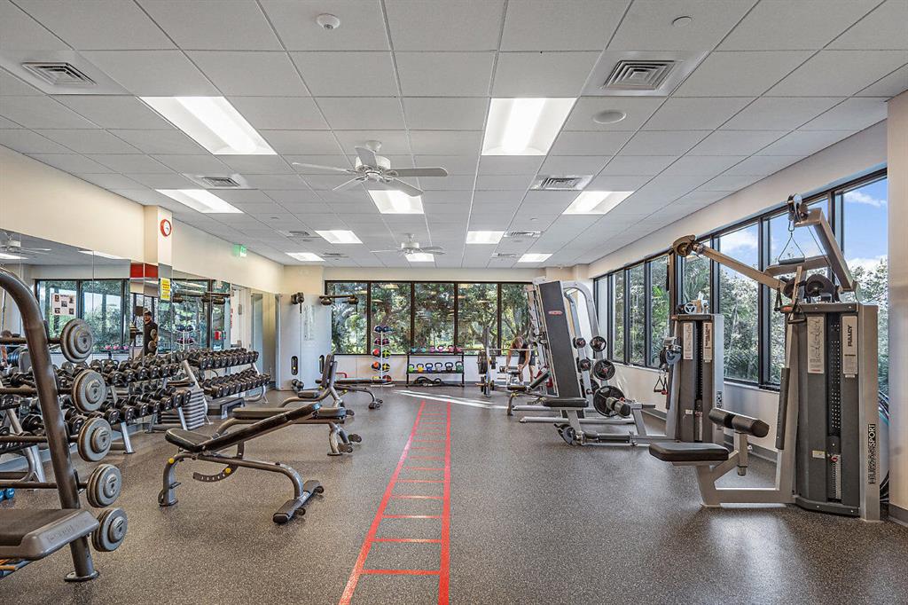 40 Stratford Lane W Unit: 40e