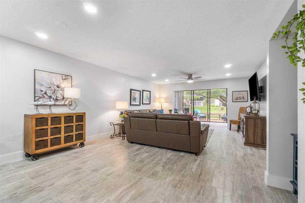 40 Stratford Lane W Unit: 40e