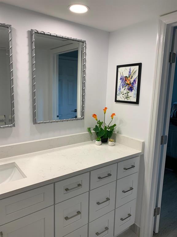 5 E Lexington Lane E Unit: A