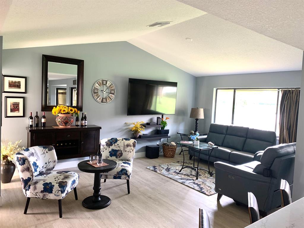 5 E Lexington Lane E Unit: A