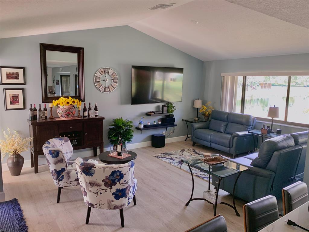 5 E Lexington Lane E Unit: A