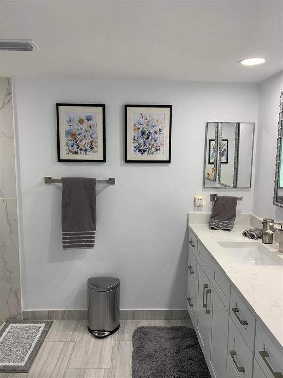 5 E Lexington Lane E Unit: A