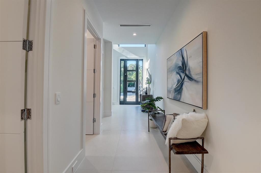 753 Park Drive W