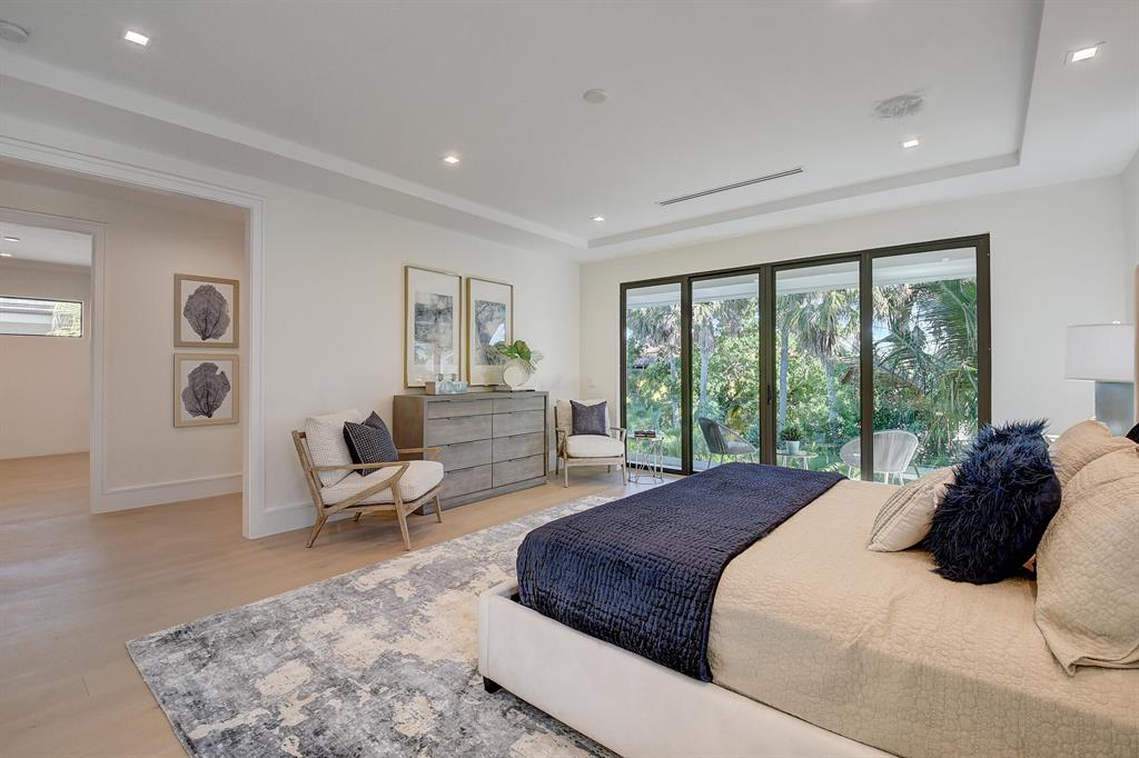 753 Park Drive W