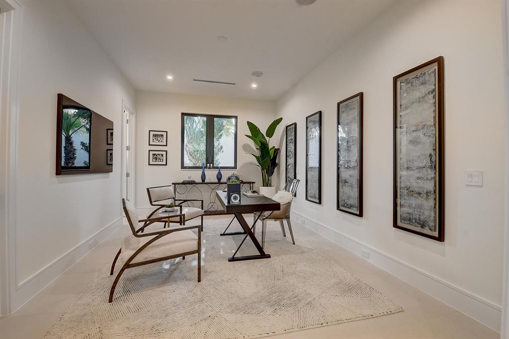 753 Park Drive W