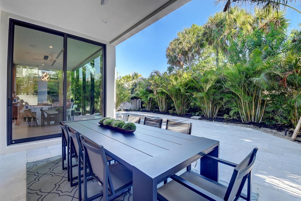 753 Park Drive W