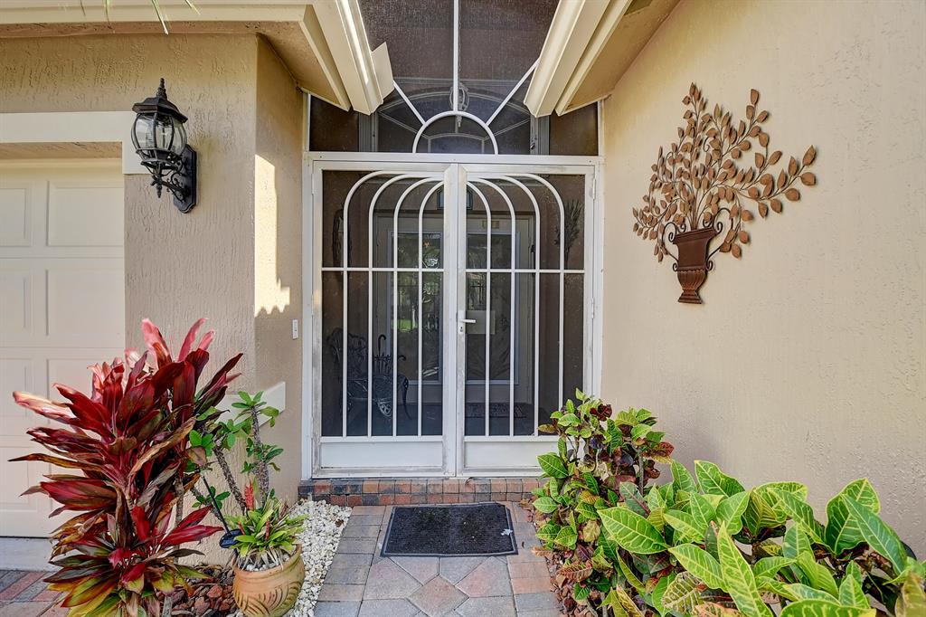 5881 Royal Club Drive