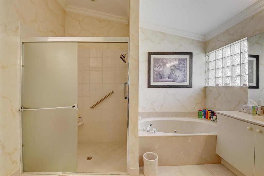 5881 Royal Club Drive
