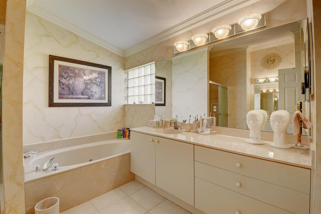 5881 Royal Club Drive