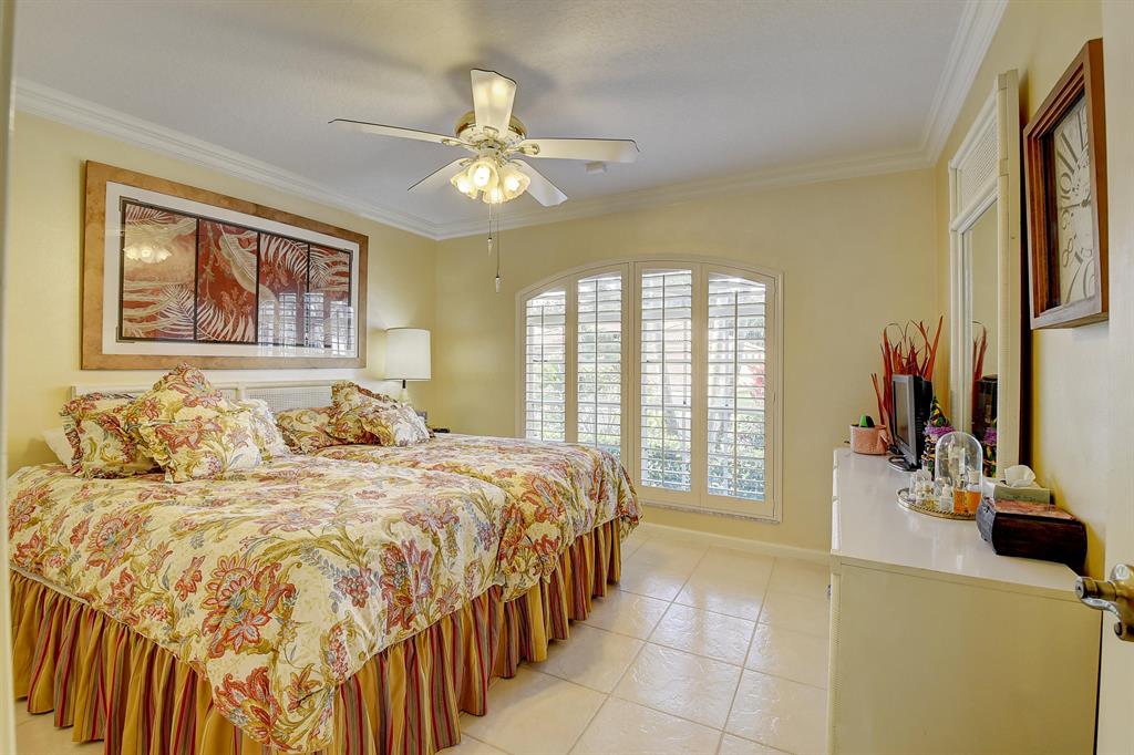 5881 Royal Club Drive