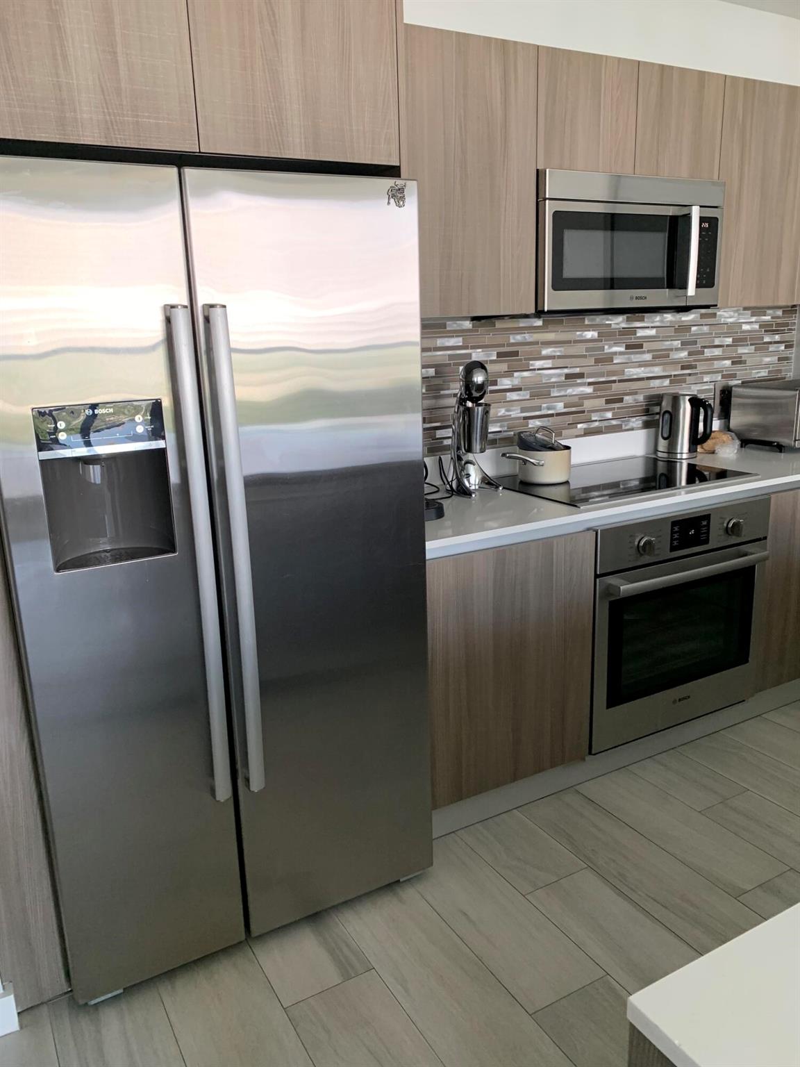 201 SW 17th Road Unit: 810