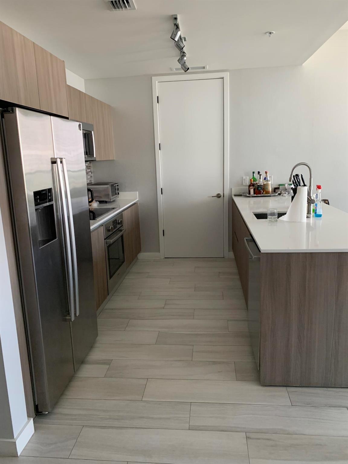 201 SW 17th Road Unit: 810