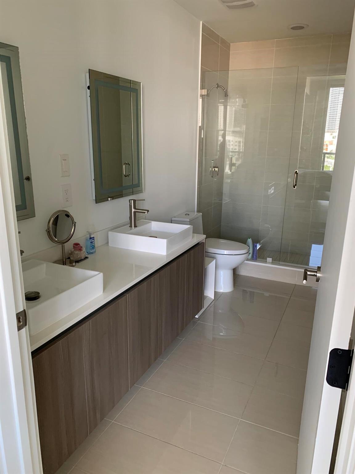 201 SW 17th Road Unit: 810