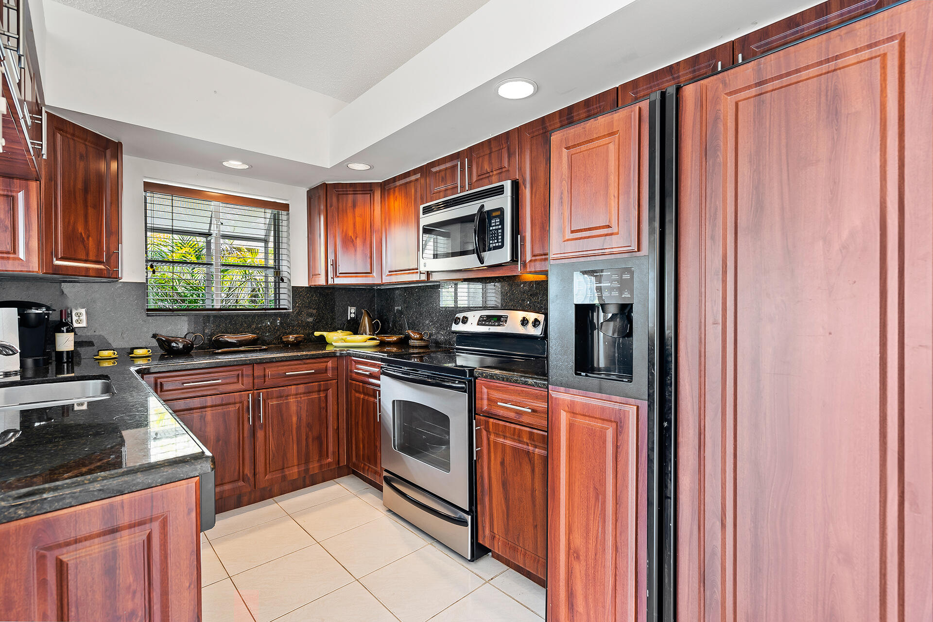 11121 Rios Road Unit: Rd