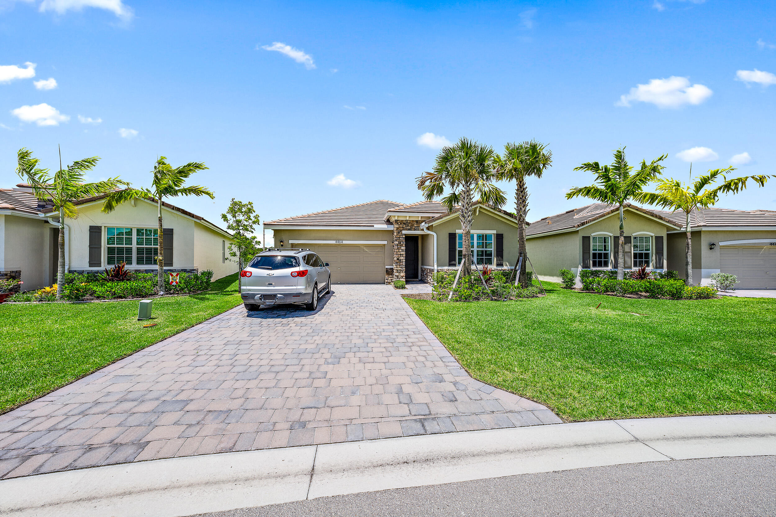 4464 NW King Court