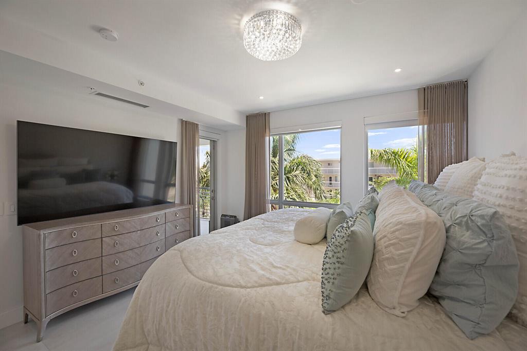 327 E Royal Palm Road Unit: 303
