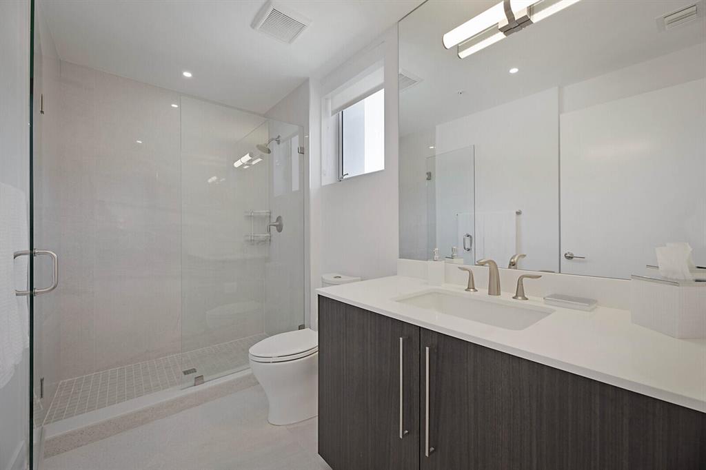 327 E Royal Palm Road Unit: 303