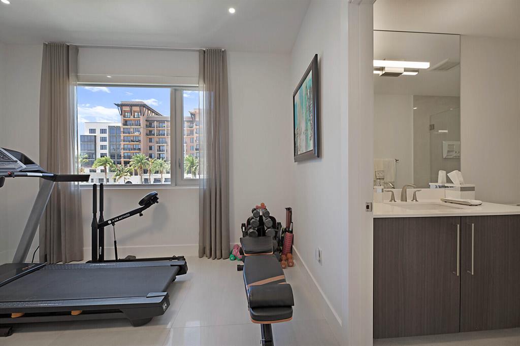 327 E Royal Palm Road Unit: 303