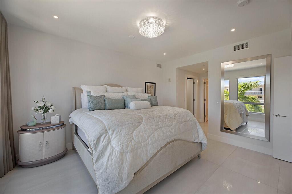 327 E Royal Palm Road Unit: 303