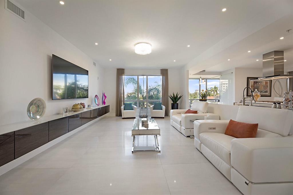 327 E Royal Palm Road Unit: 303