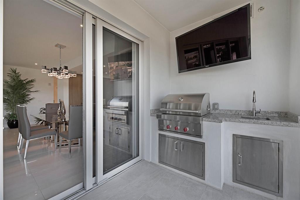 327 E Royal Palm Road Unit: 303