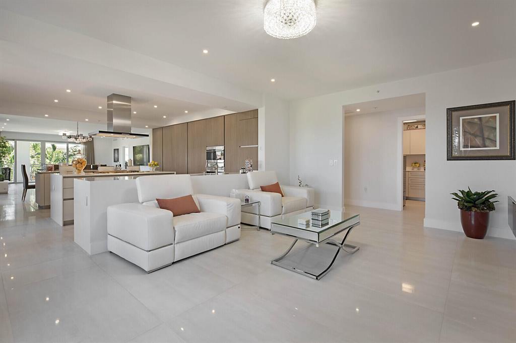 327 E Royal Palm Road Unit: 303