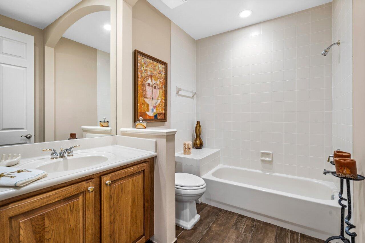 6224 Island Bend Unit: C