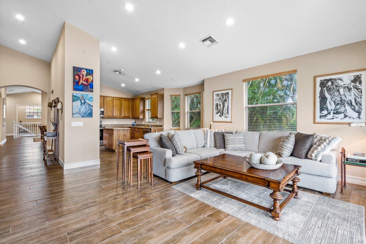 6224 Island Bend Unit: C
