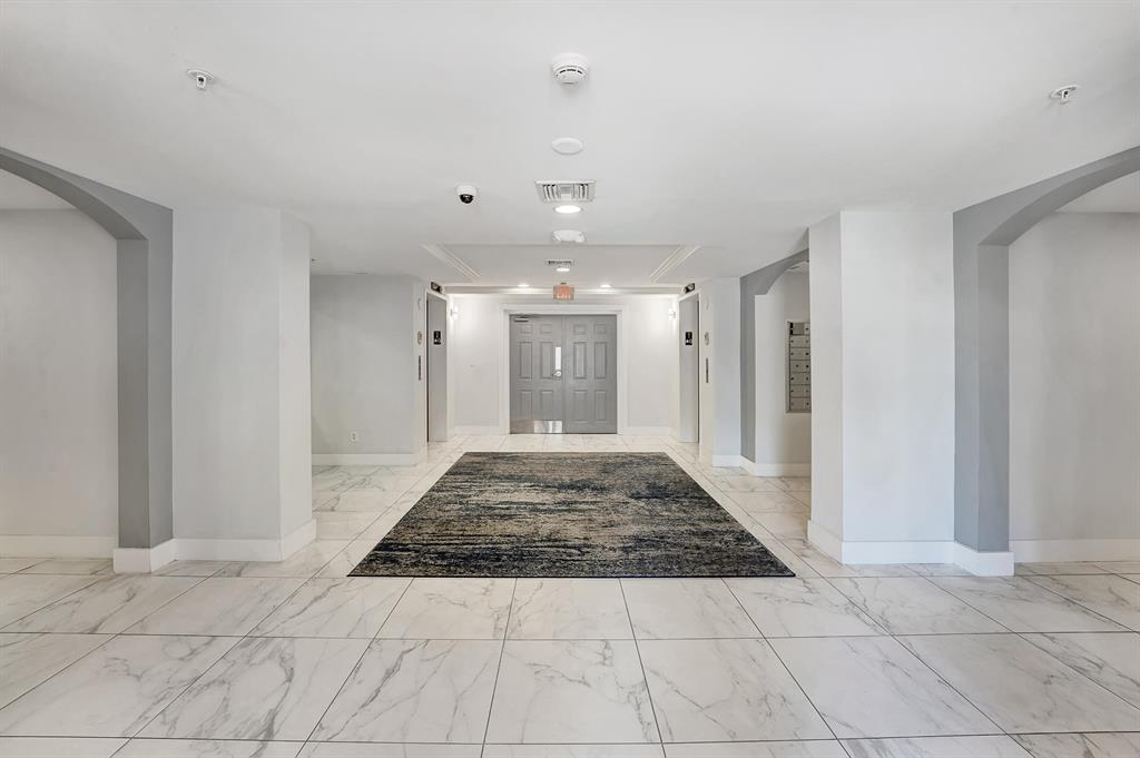 250 NE 3rd Avenue Unit: 1317