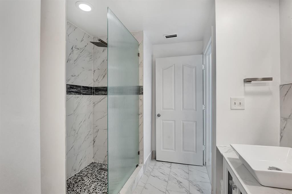 250 NE 3rd Avenue Unit: 1317
