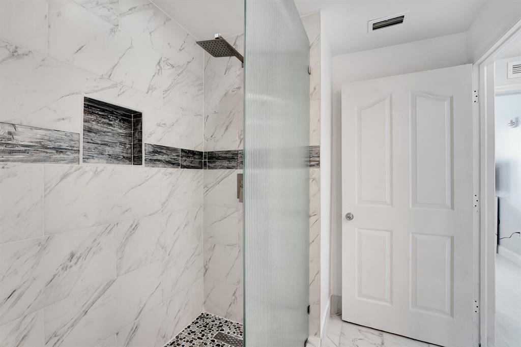 250 NE 3rd Avenue Unit: 1317