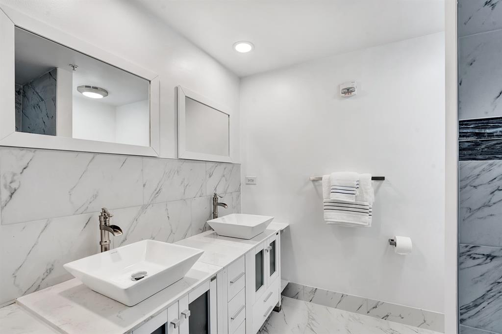 250 NE 3rd Avenue Unit: 1317
